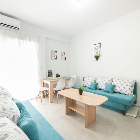 Chris & Mary Comfort Rooms 2 Skala Neon Epivaton Luaran gambar
