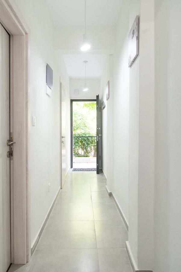 Chris & Mary Comfort Rooms 2 Skala Neon Epivaton Luaran gambar