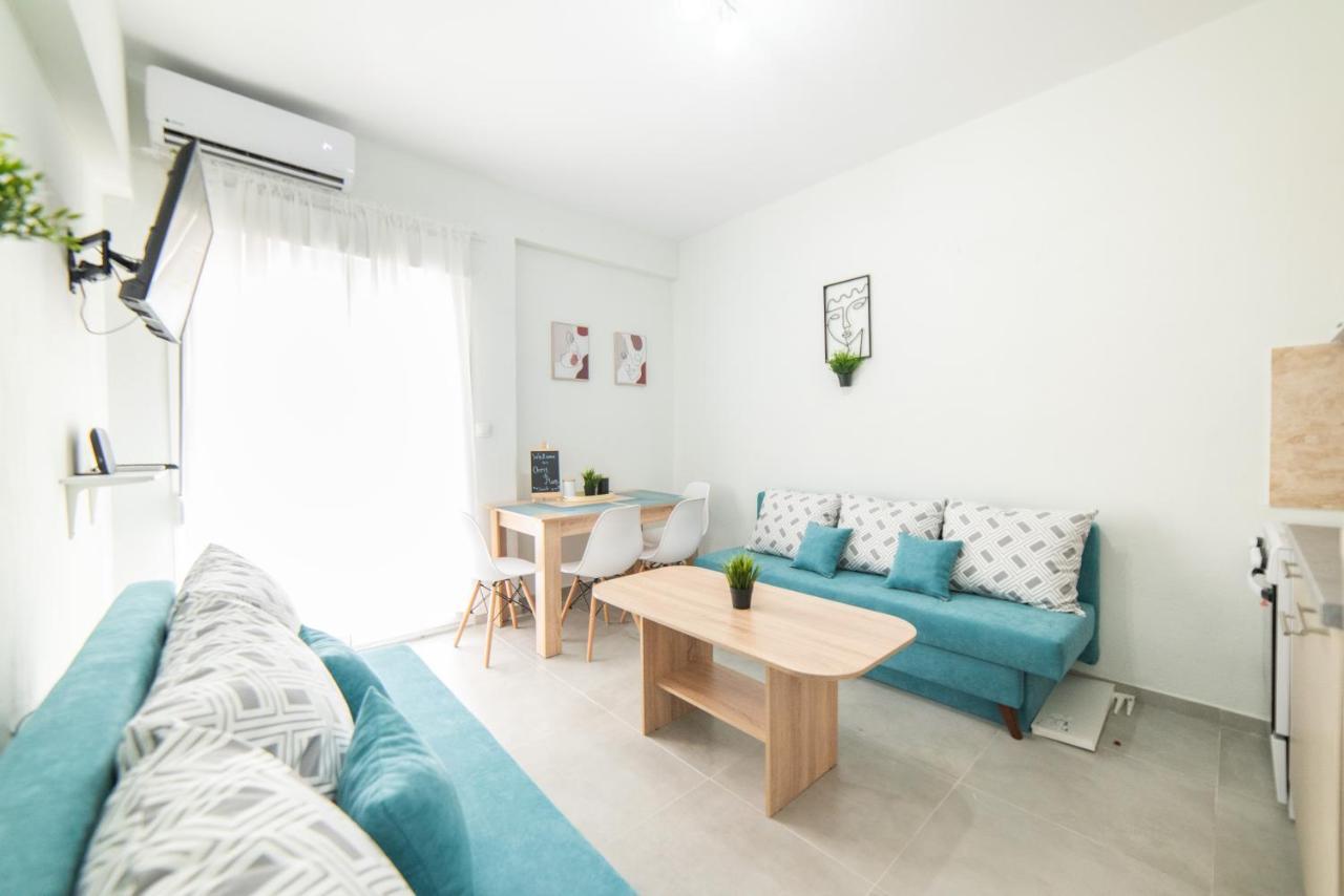 Chris & Mary Comfort Rooms 2 Skala Neon Epivaton Luaran gambar