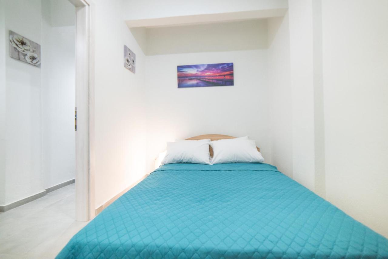 Chris & Mary Comfort Rooms 2 Skala Neon Epivaton Luaran gambar